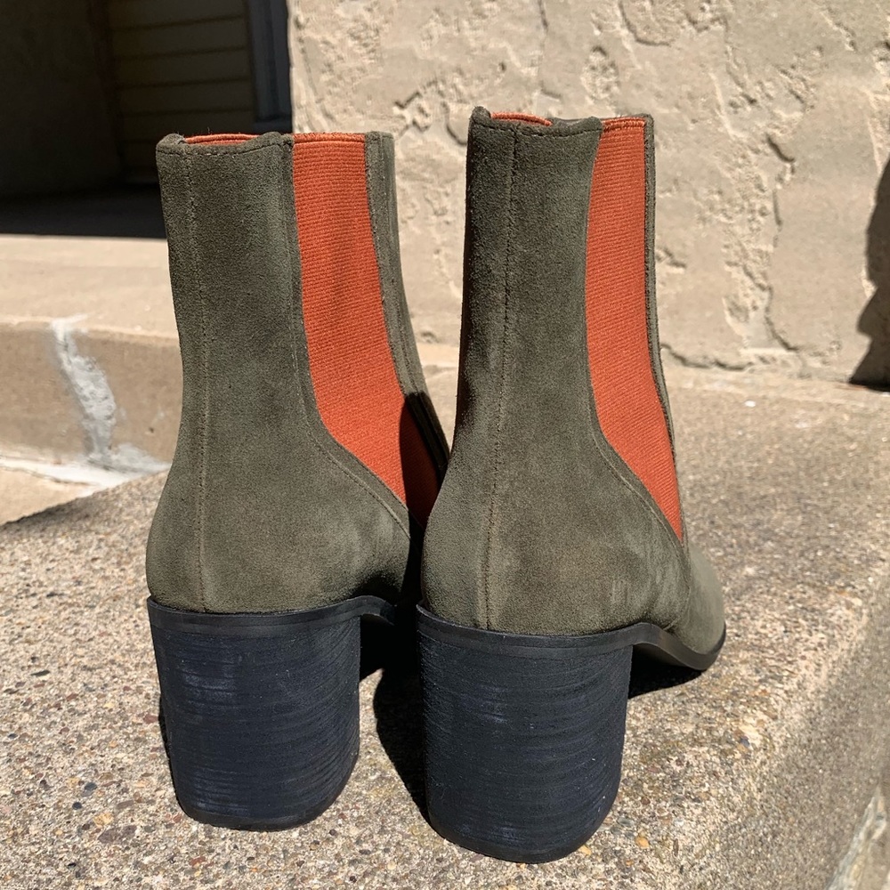 πHP NWOT Lori Goldstein Olive Suede Booties - 7.5 - Picture 5 of 6